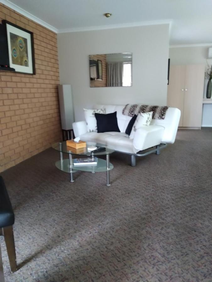 ماريبوروه Bristol Hill Motor Inn المظهر الخارجي الصورة