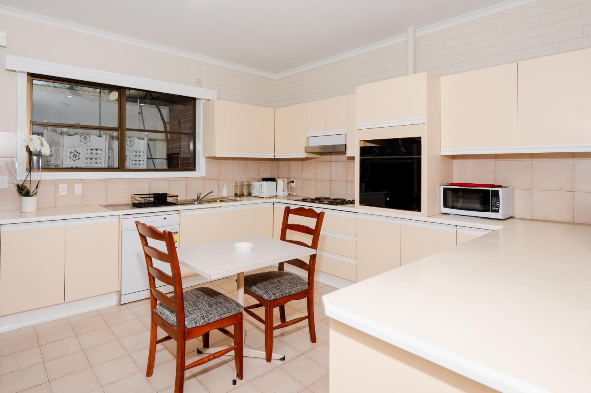 ماريبوروه Bristol Hill Motor Inn المظهر الخارجي الصورة
